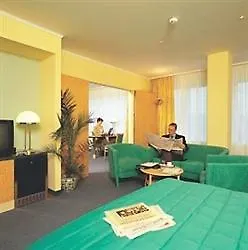 Austria Trend Schillerpark 4*